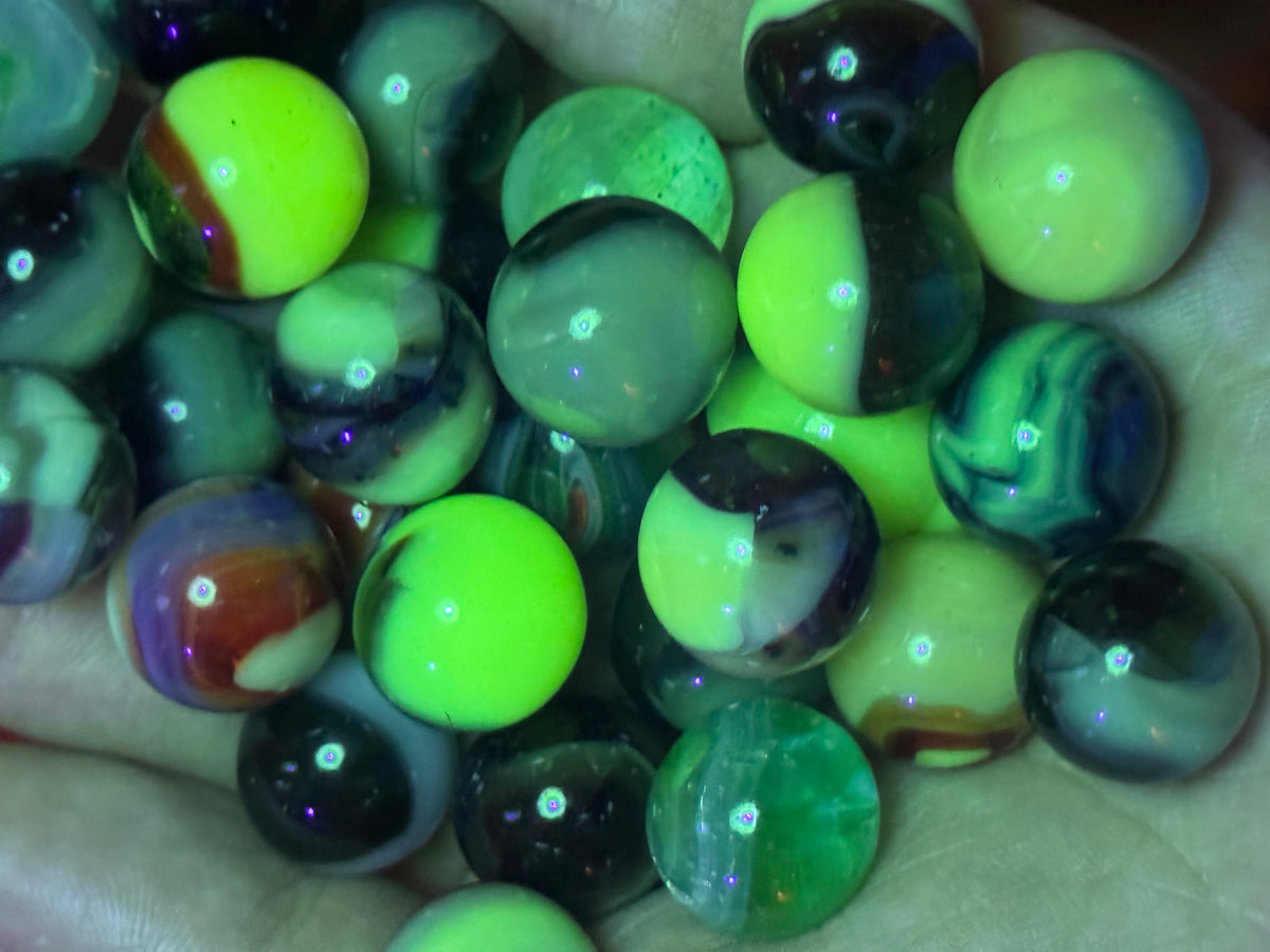 ONE uranium glass marble
